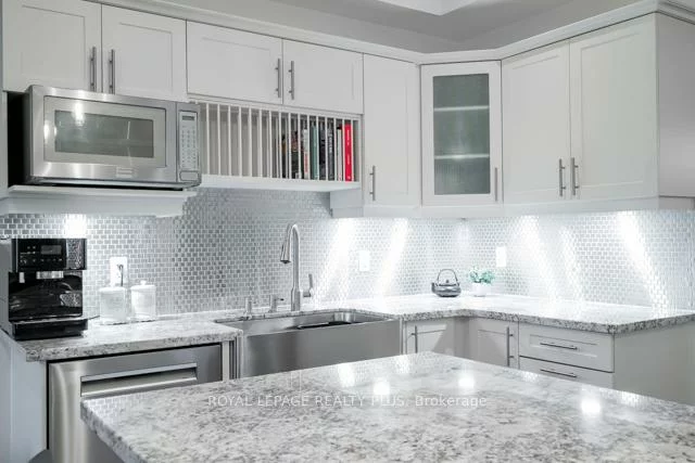 142, Rebecca, 1002 - CO Central, Oakville