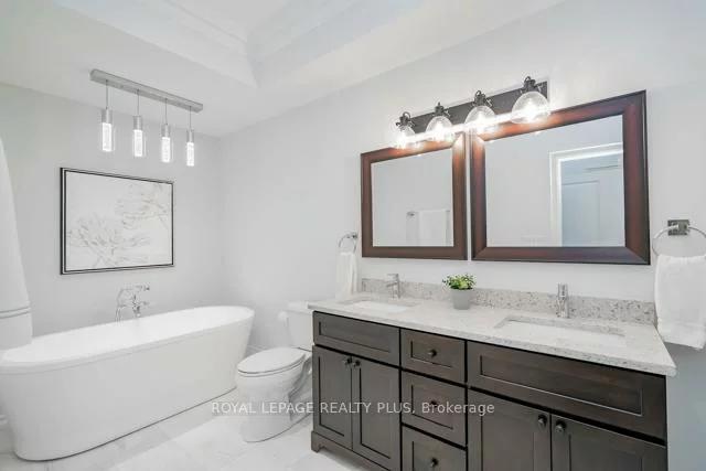 142, Rebecca, 1002 - CO Central, Oakville