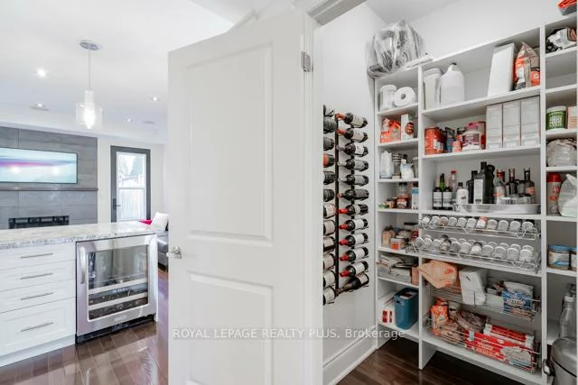 142, Rebecca, 1002 - CO Central, Oakville