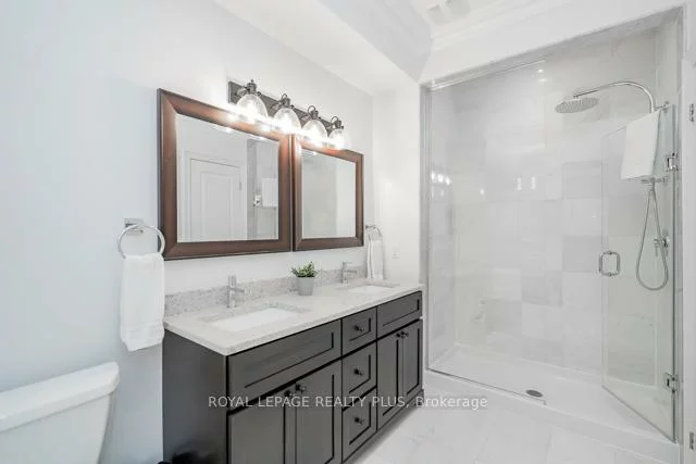 142, Rebecca, 1002 - CO Central, Oakville