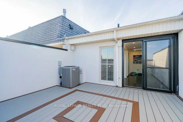 142, Rebecca, 1002 - CO Central, Oakville