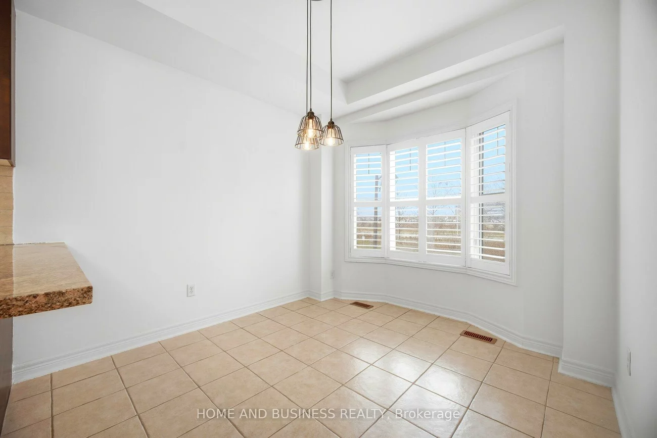 2410, Woodstock, 1019 - WM Westmount, Oakville