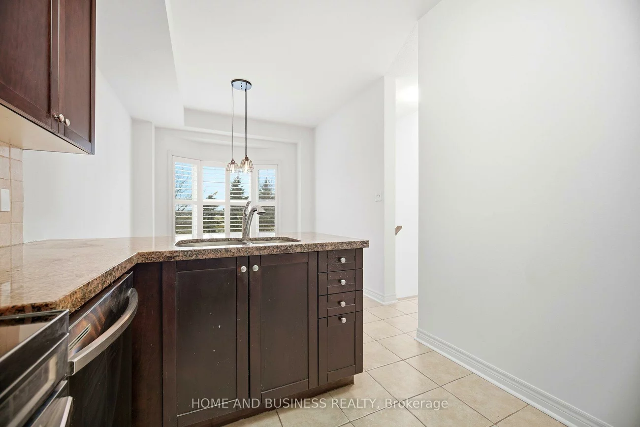 2410, Woodstock, 1019 - WM Westmount, Oakville