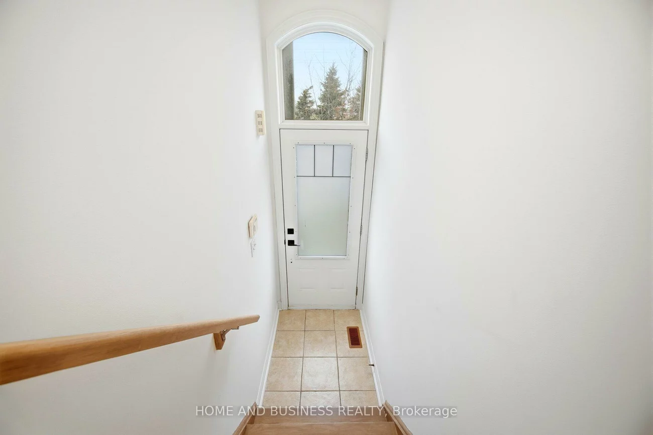 2410, Woodstock, 1019 - WM Westmount, Oakville