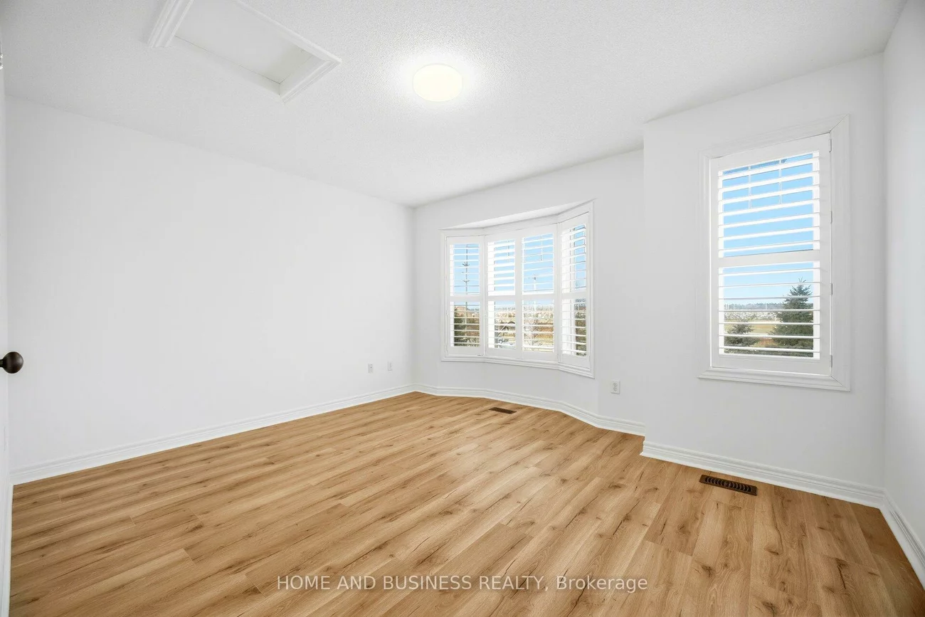 2410, Woodstock, 1019 - WM Westmount, Oakville