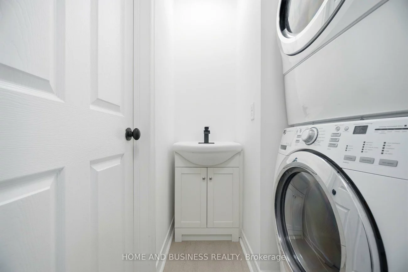 2410, Woodstock, 1019 - WM Westmount, Oakville