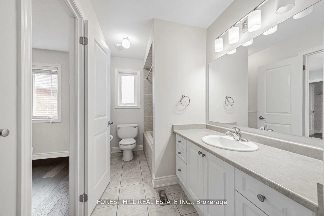 231, Butterfly, 1001 - BR Bronte, Oakville