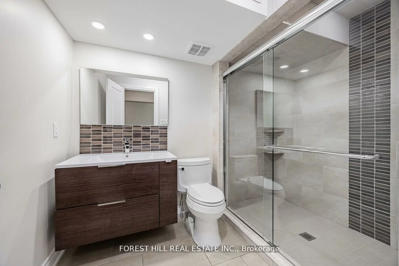 231, Butterfly, 1001 - BR Bronte, Oakville