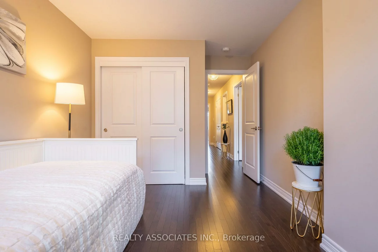 3333, Mockingbird, 1010 - JM Joshua Meadows, Oakville