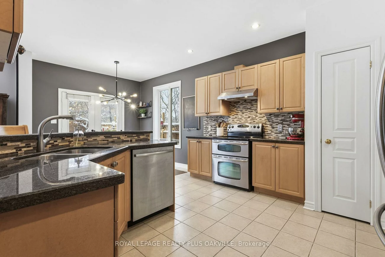 2249, Woodcrest, 1019 - WM Westmount, Oakville