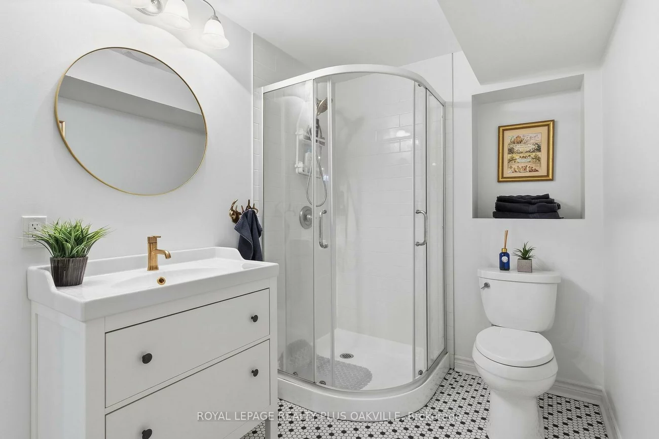 2249, Woodcrest, 1019 - WM Westmount, Oakville