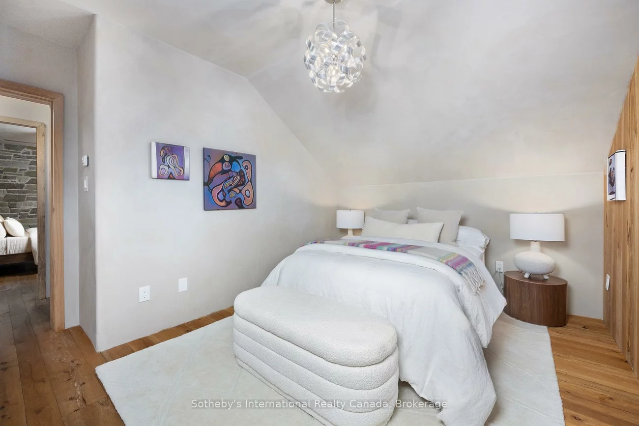 55, Chisholm, 1002 - CO Central, Oakville