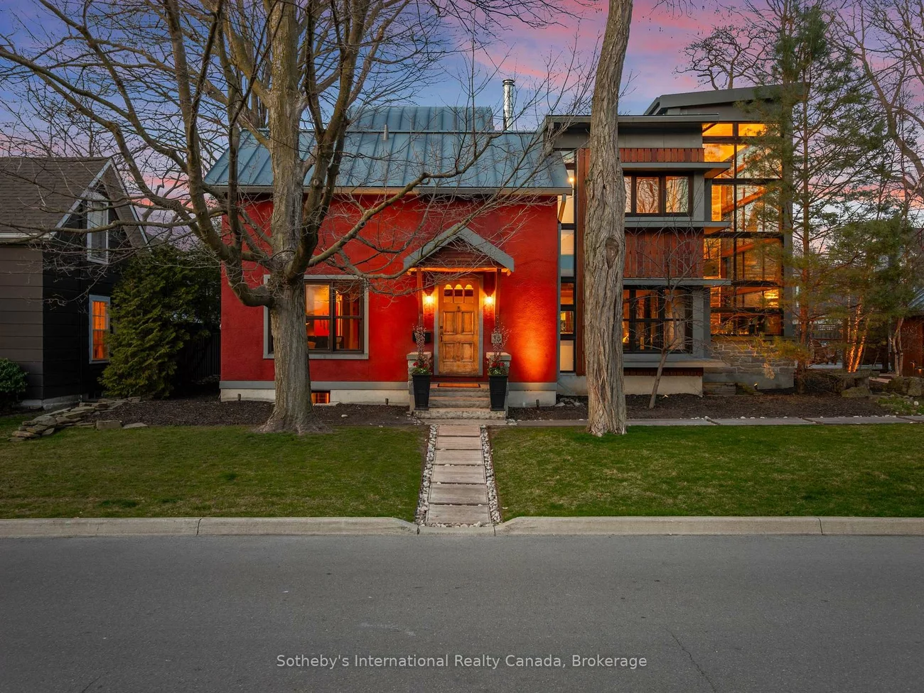 55, Chisholm, 1002 - CO Central, Oakville