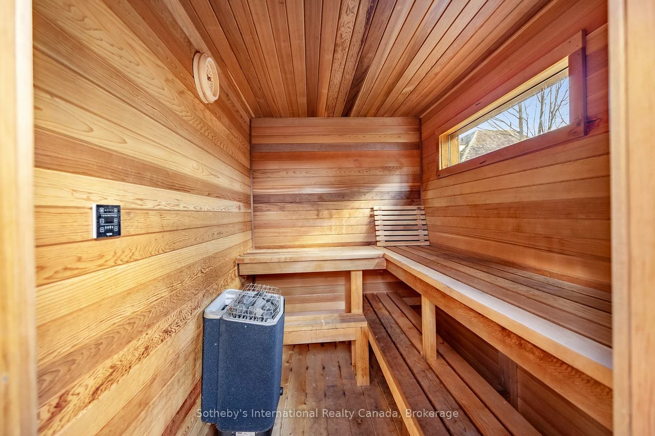 55, Chisholm, 1002 - CO Central, Oakville