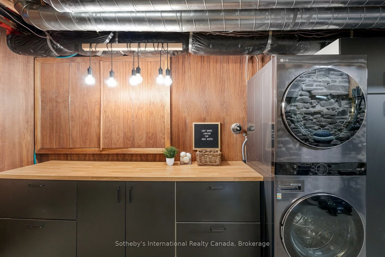 55, Chisholm, 1002 - CO Central, Oakville