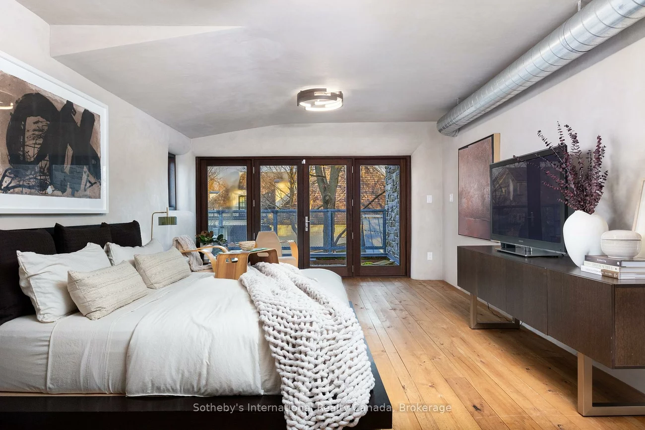 55, Chisholm, 1002 - CO Central, Oakville