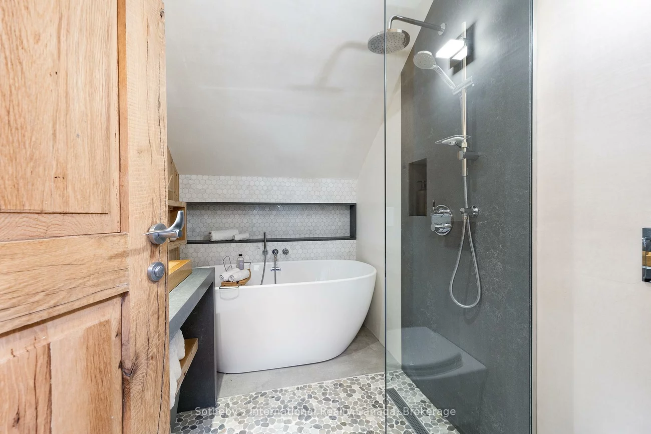 55, Chisholm, 1002 - CO Central, Oakville