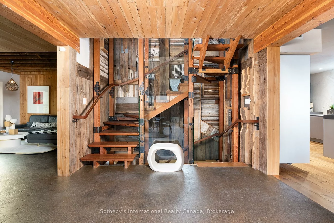 55, Chisholm, 1002 - CO Central, Oakville