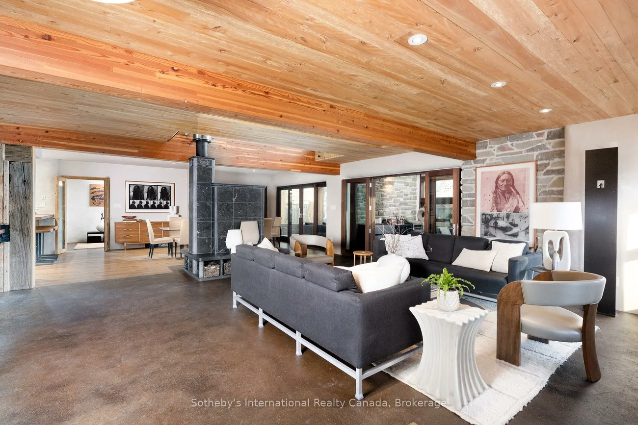 55, Chisholm, 1002 - CO Central, Oakville