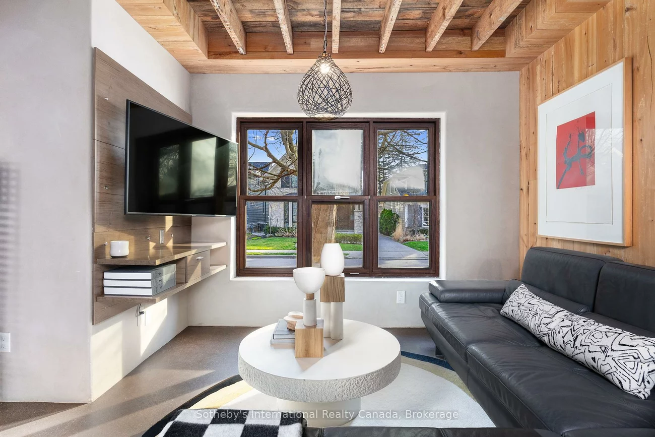 55, Chisholm, 1002 - CO Central, Oakville