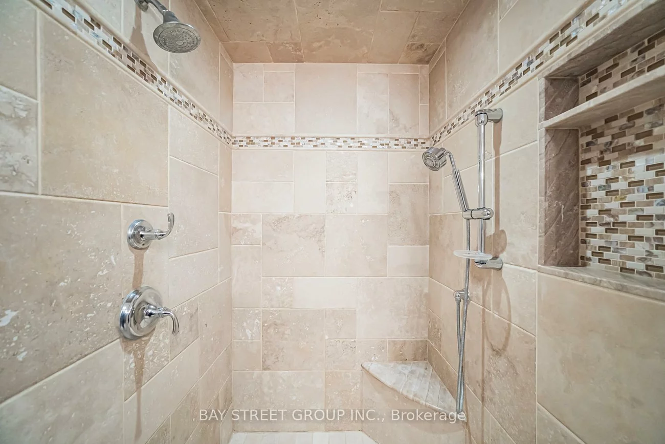 2167, Castlefield, 1015 - RO River Oaks, Oakville