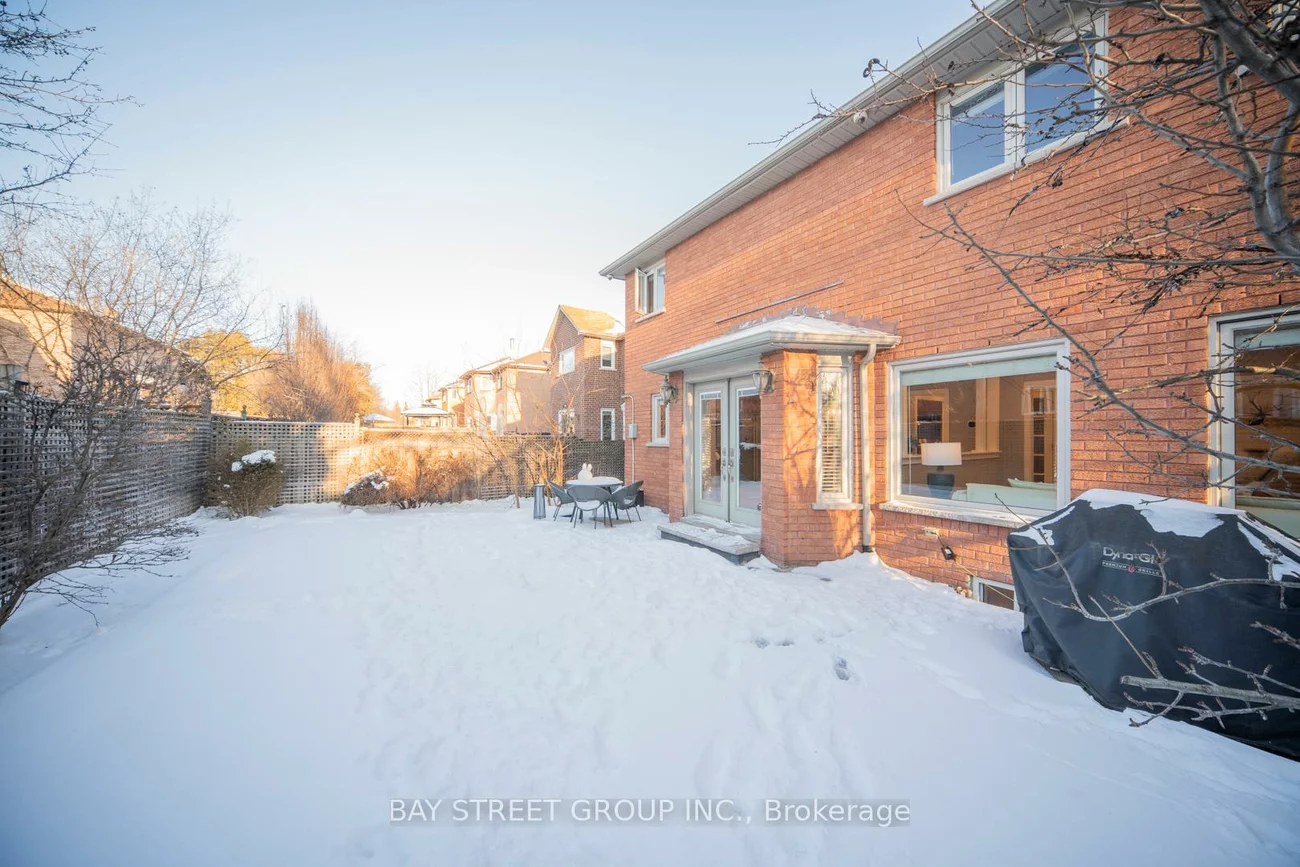 2167, Castlefield, 1015 - RO River Oaks, Oakville