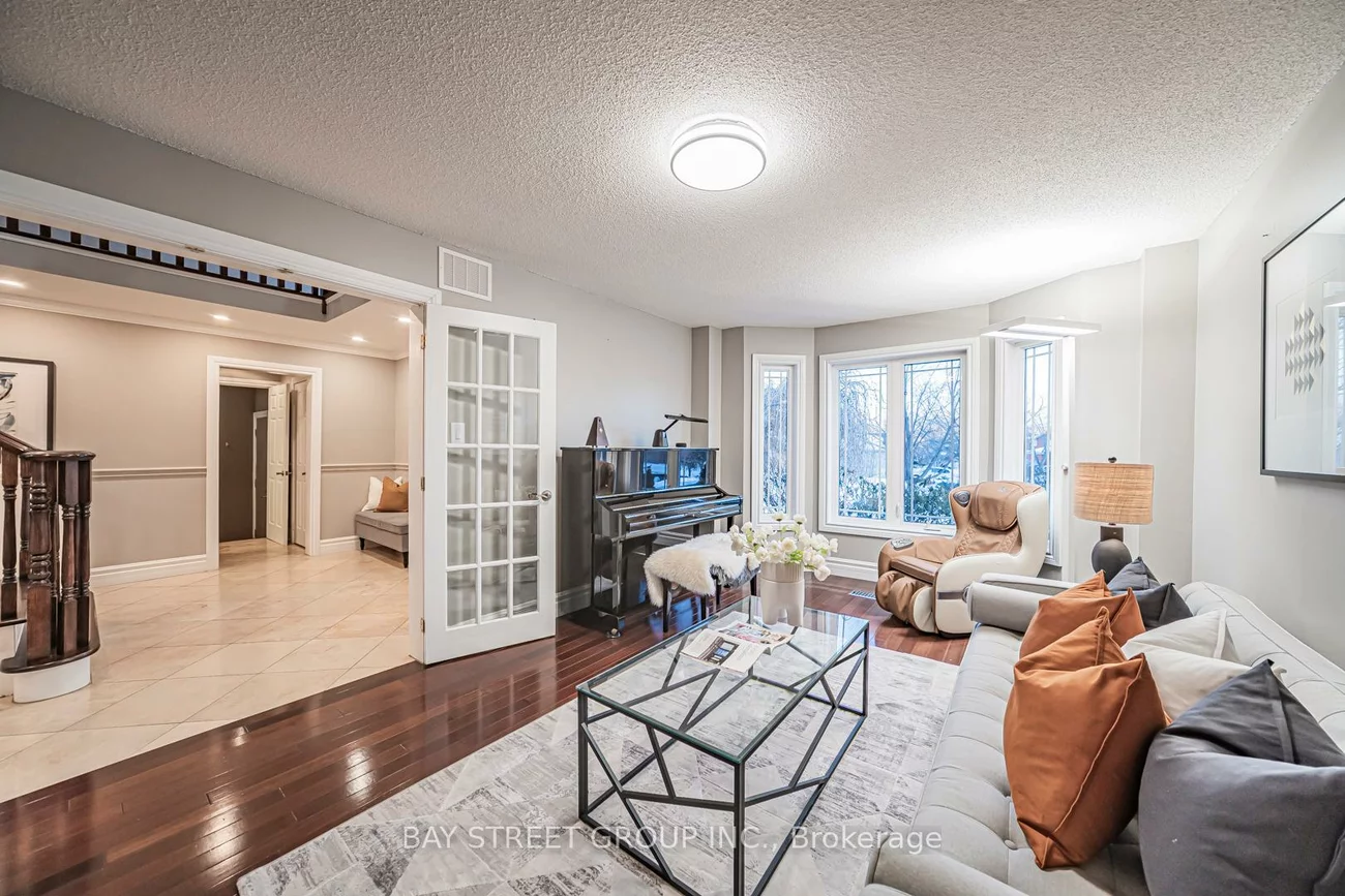 2167, Castlefield, 1015 - RO River Oaks, Oakville