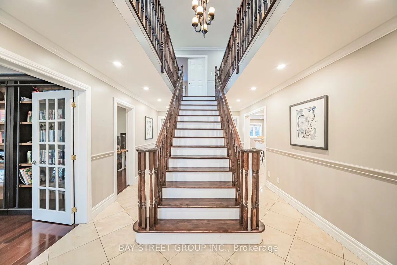 2167, Castlefield, 1015 - RO River Oaks, Oakville