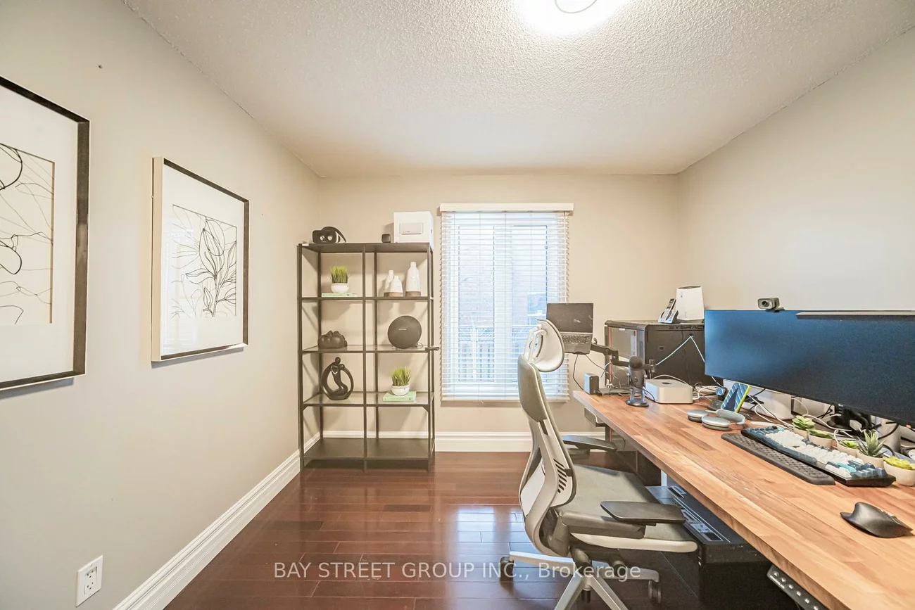 2167, Castlefield, 1015 - RO River Oaks, Oakville