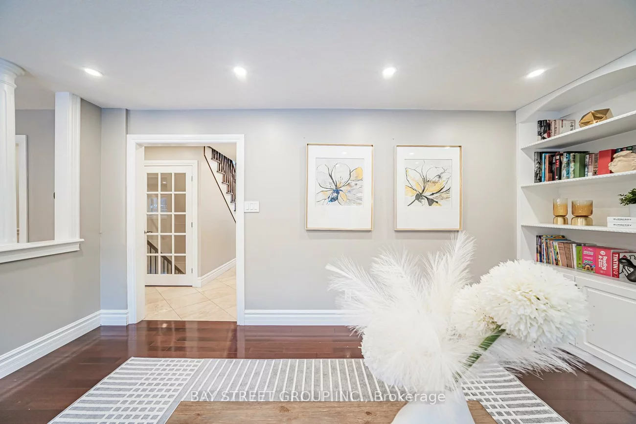 2167, Castlefield, 1015 - RO River Oaks, Oakville