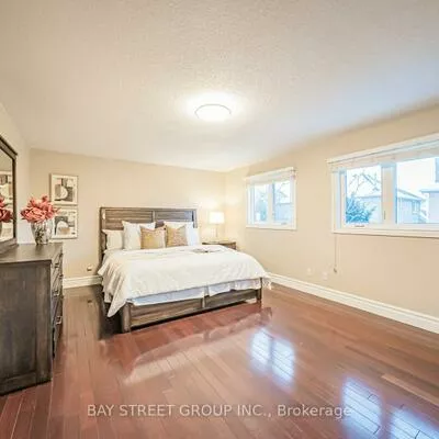 2167, Castlefield, 1015 - RO River Oaks, Oakville