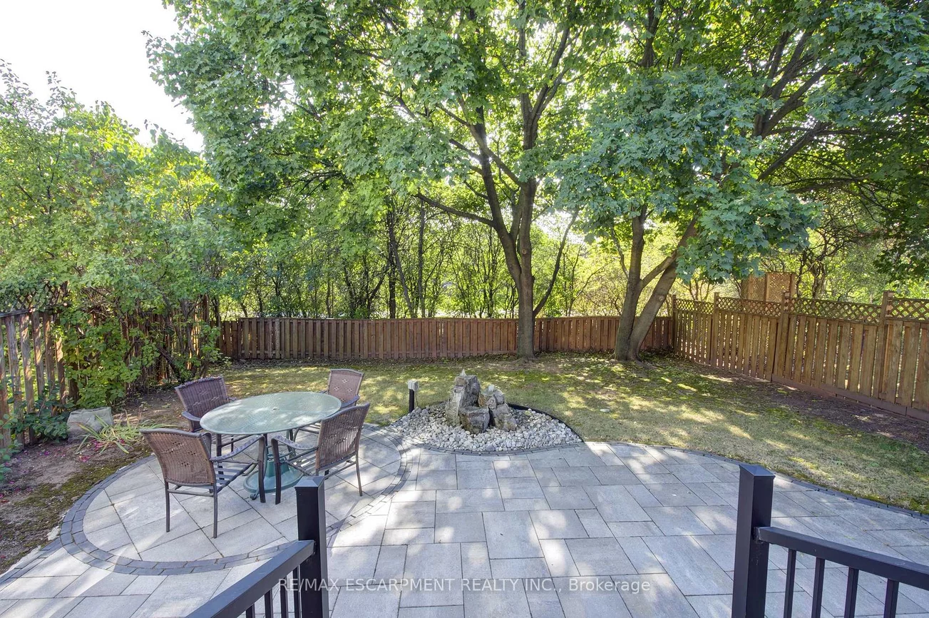 214, Ross, 1015 - RO River Oaks, Oakville