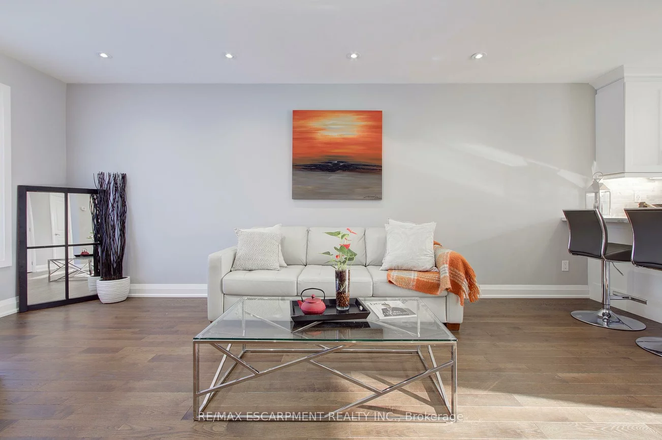 214, Ross, 1015 - RO River Oaks, Oakville