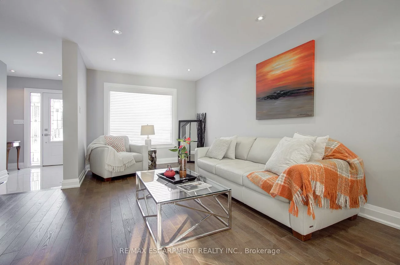 214, Ross, 1015 - RO River Oaks, Oakville