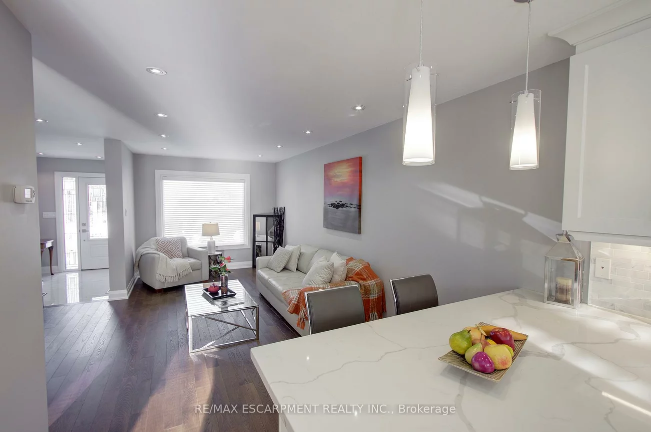 214, Ross, 1015 - RO River Oaks, Oakville