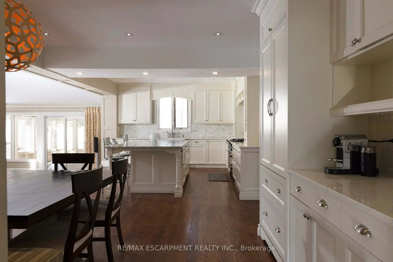 184, Chartwell, 1013 - OO Old Oakville, Oakville