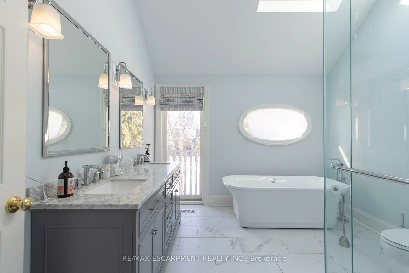 184, Chartwell, 1013 - OO Old Oakville, Oakville