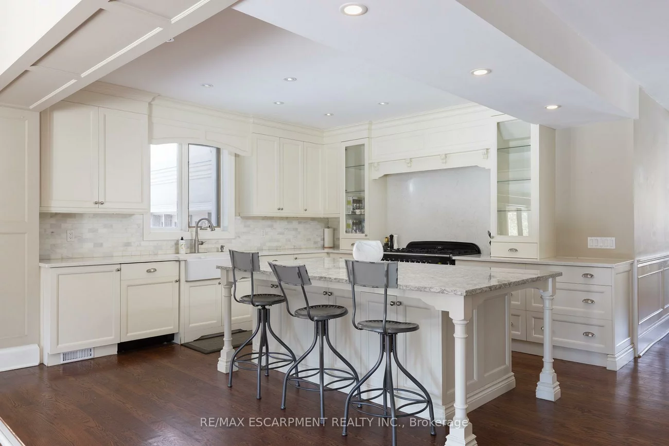 184, Chartwell, 1013 - OO Old Oakville, Oakville