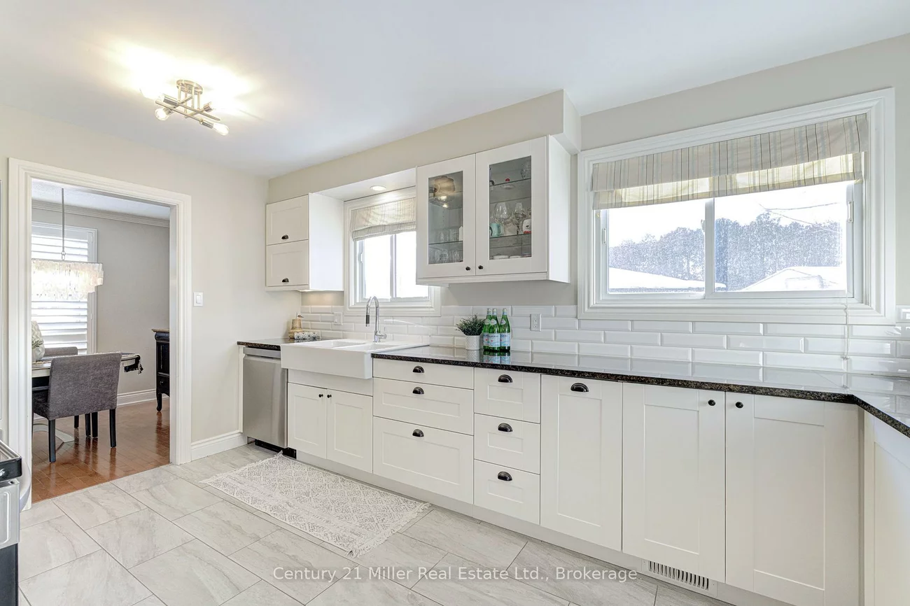 2225, Wyandotte, 1020 - WO West, Oakville