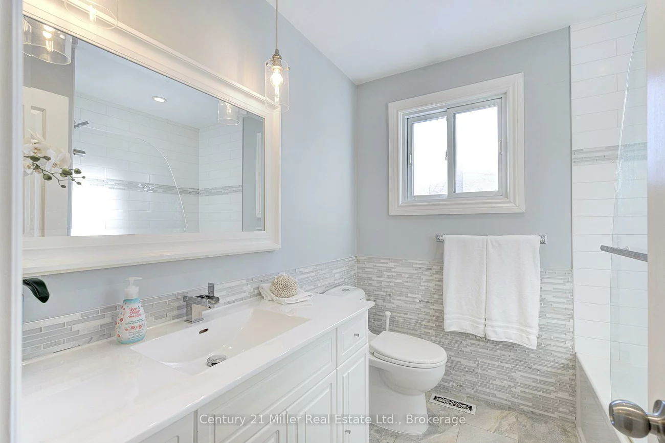 2225, Wyandotte, 1020 - WO West, Oakville