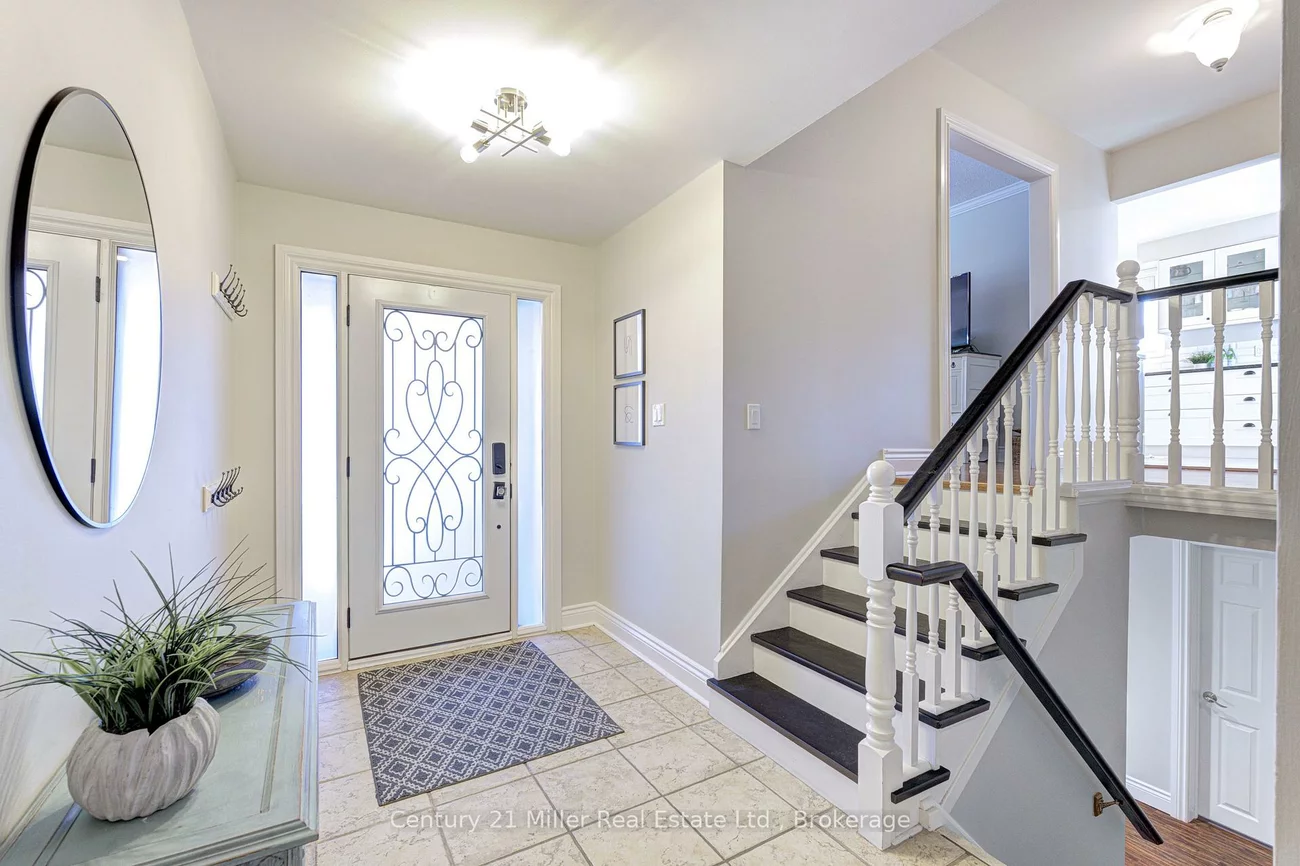 2225, Wyandotte, 1020 - WO West, Oakville