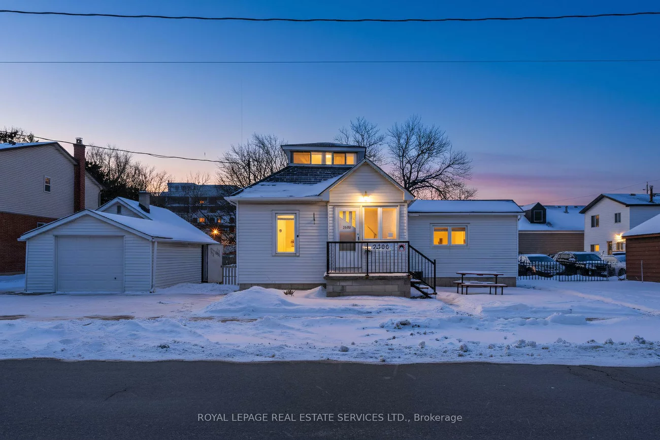 2386, Sovereign, 1001 - BR Bronte, Oakville