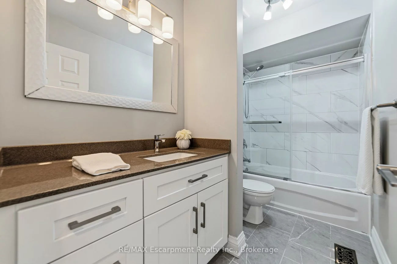 2408, Valley Heights, 1015 - RO River Oaks, Oakville