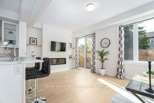 2184, Postmaster, 1019 - WM Westmount, Oakville