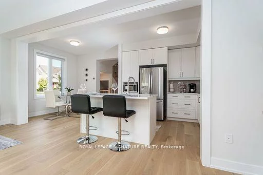 2184, Postmaster, 1019 - WM Westmount, Oakville