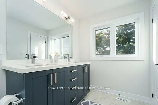 2184, Postmaster, 1019 - WM Westmount, Oakville