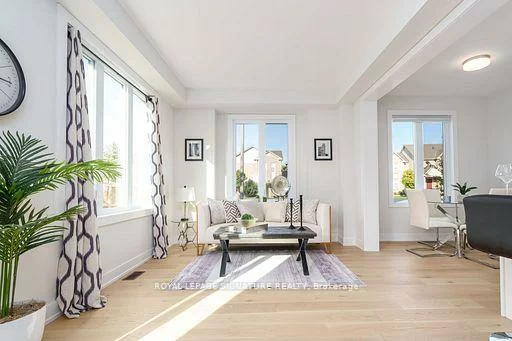 2184, Postmaster, 1019 - WM Westmount, Oakville