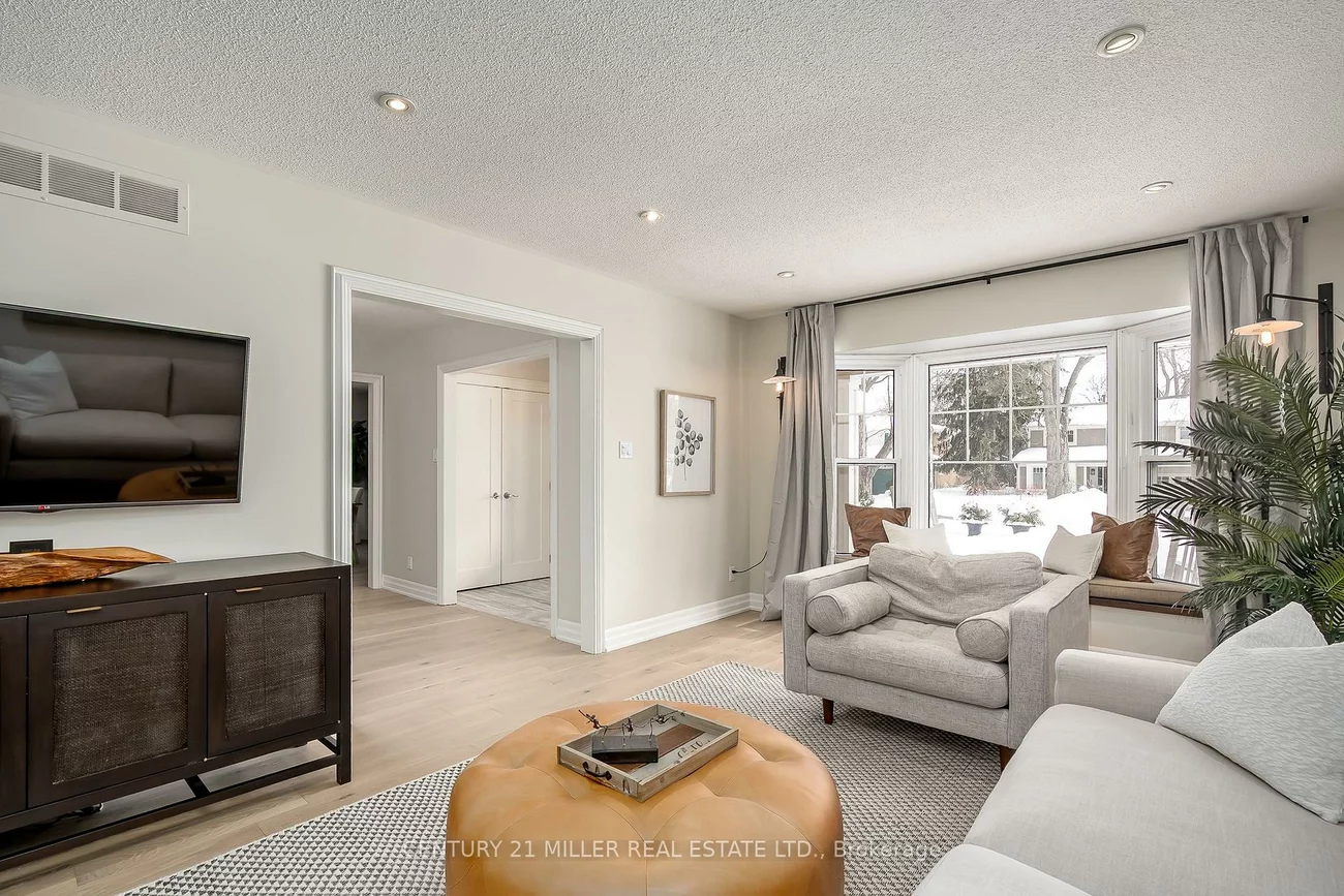 2337, Bennington, 1006 - FD Ford, Oakville