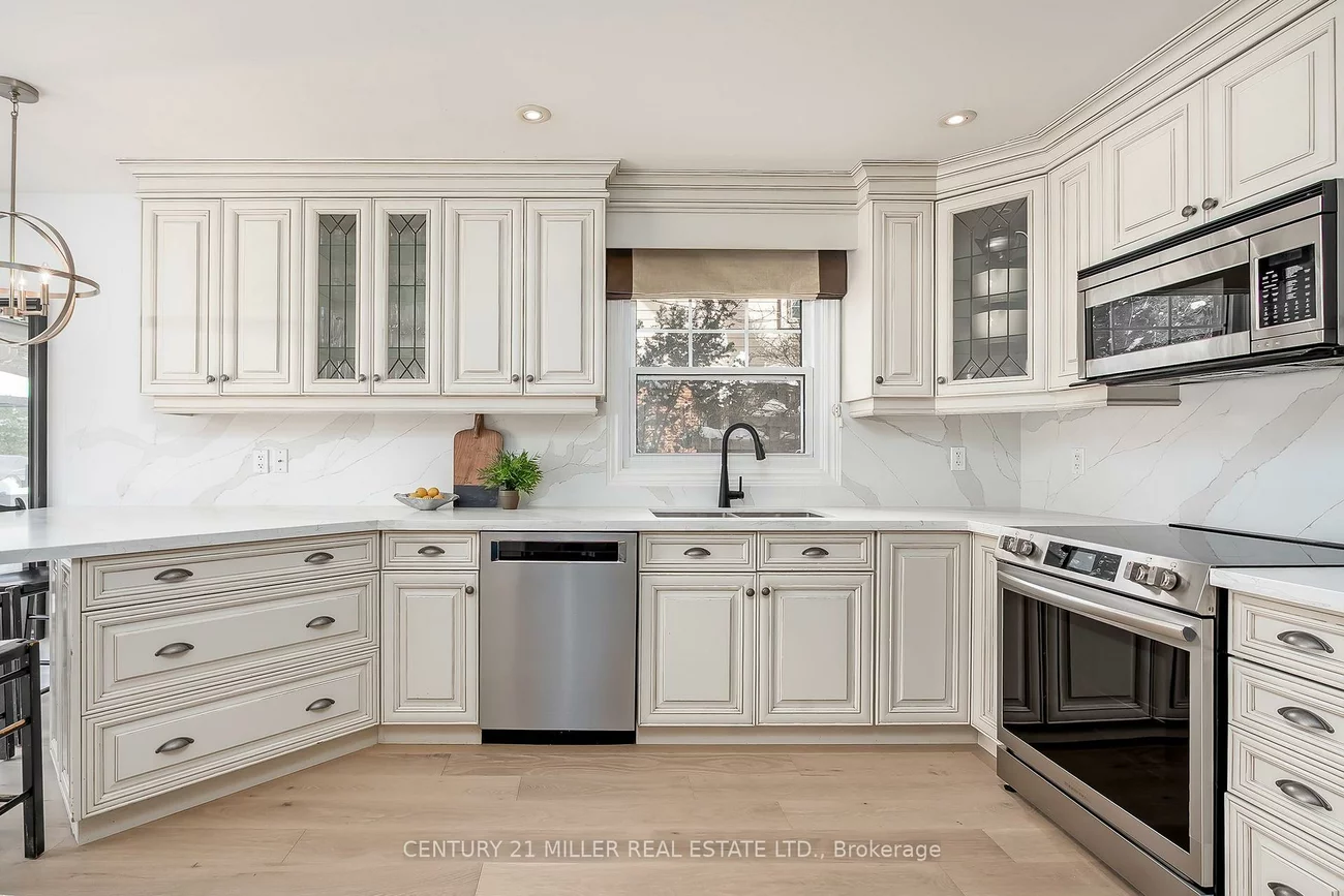 2337, Bennington, 1006 - FD Ford, Oakville