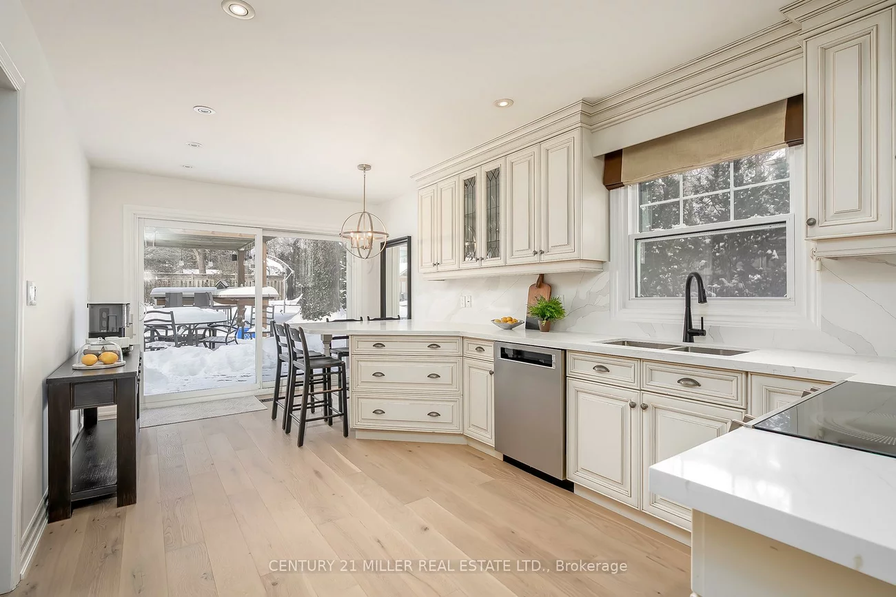 2337, Bennington, 1006 - FD Ford, Oakville